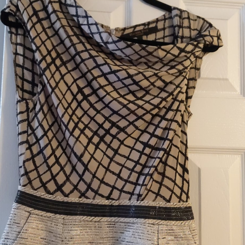 Dress - Picture 2 of 10